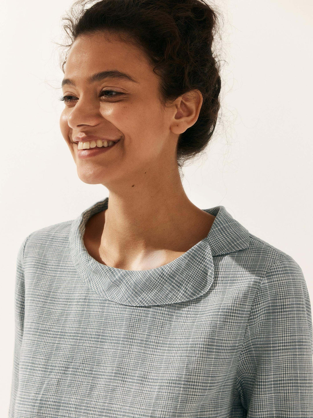Perquaza™ | Linen Soft-Fold Collar Top - Perquaza.com